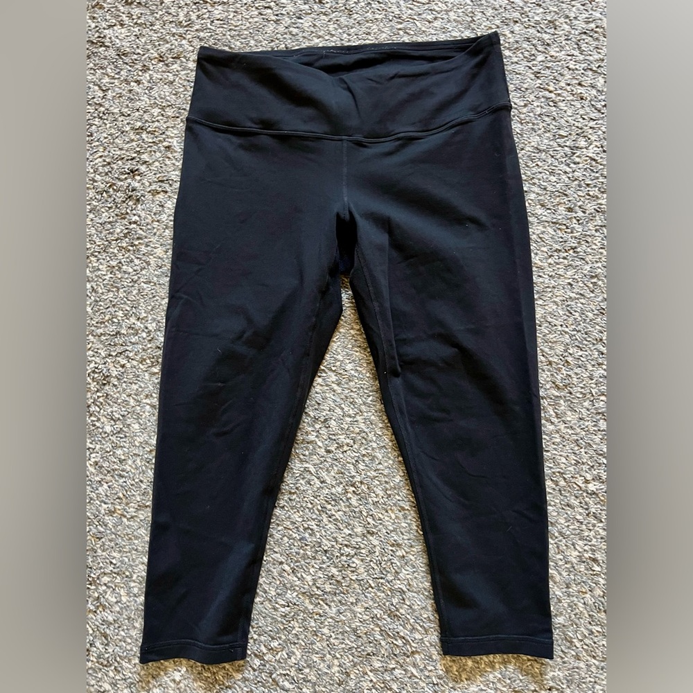 Like New Womens cropped Prana Black Leggings